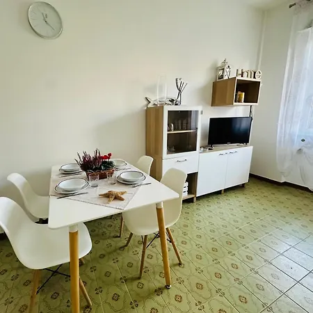 Giulia - Palazzo Milano Diano Marina