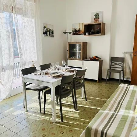 Giulia - Palazzo Milano Lägenhet *