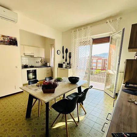 Giulia - Palazzo Milano شقة دْيانو مارينا